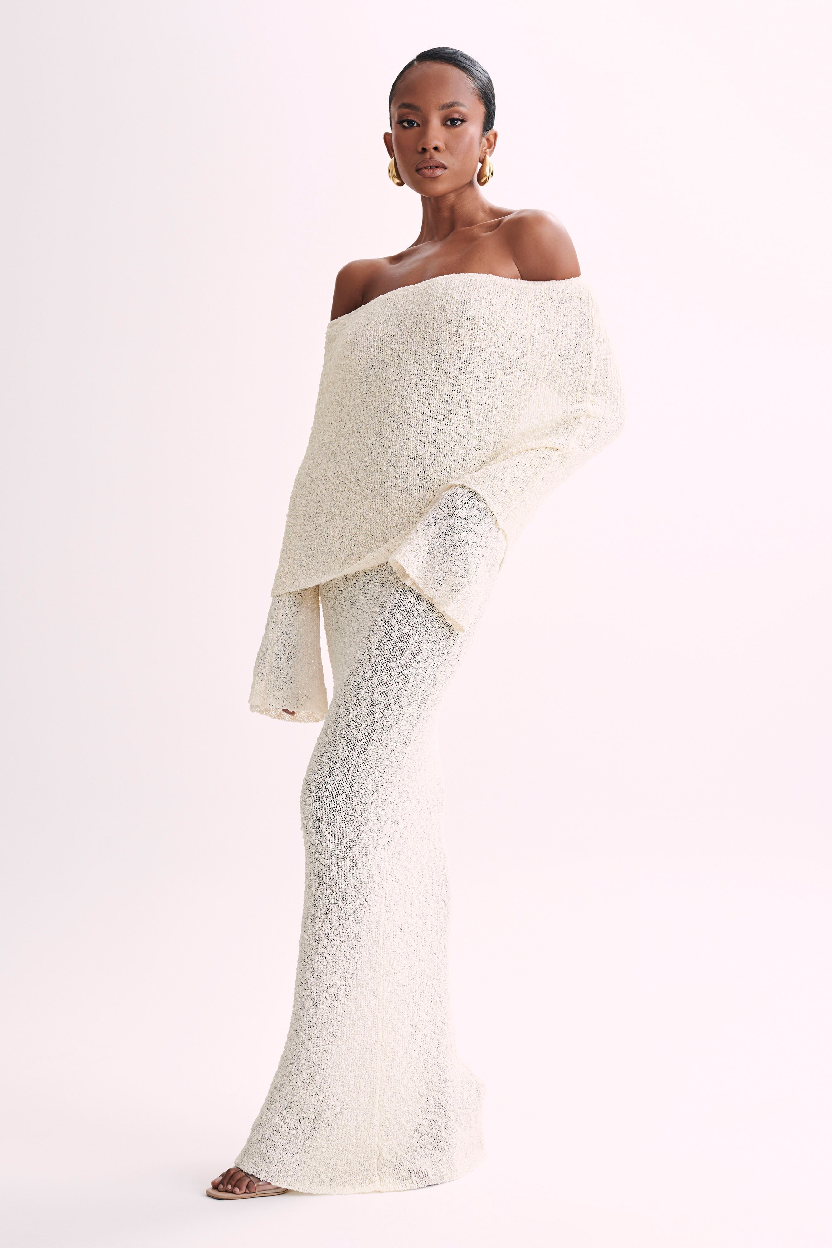 Klaudia | Sukienka maxi bouclé z dekoltem off-shoulder