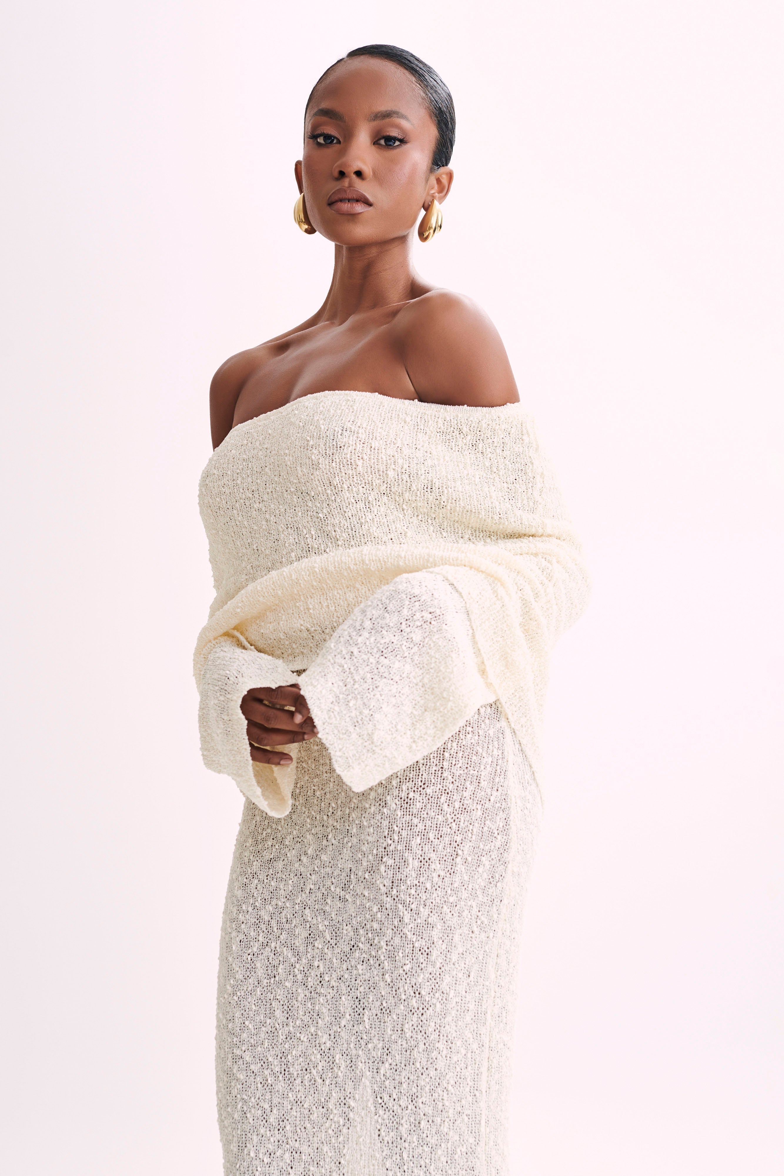 Klaudia | Sukienka maxi bouclé z dekoltem off-shoulder
