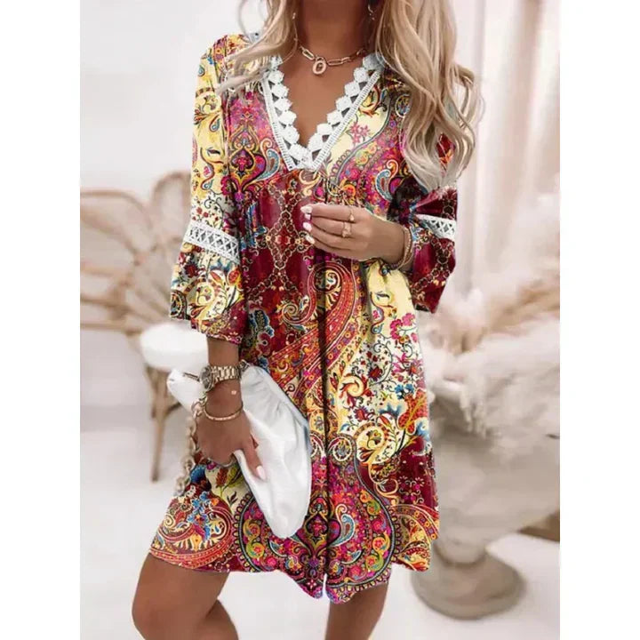 Isaline | Krótka sukienka boho w stylu z haftami i dekoltem w serek