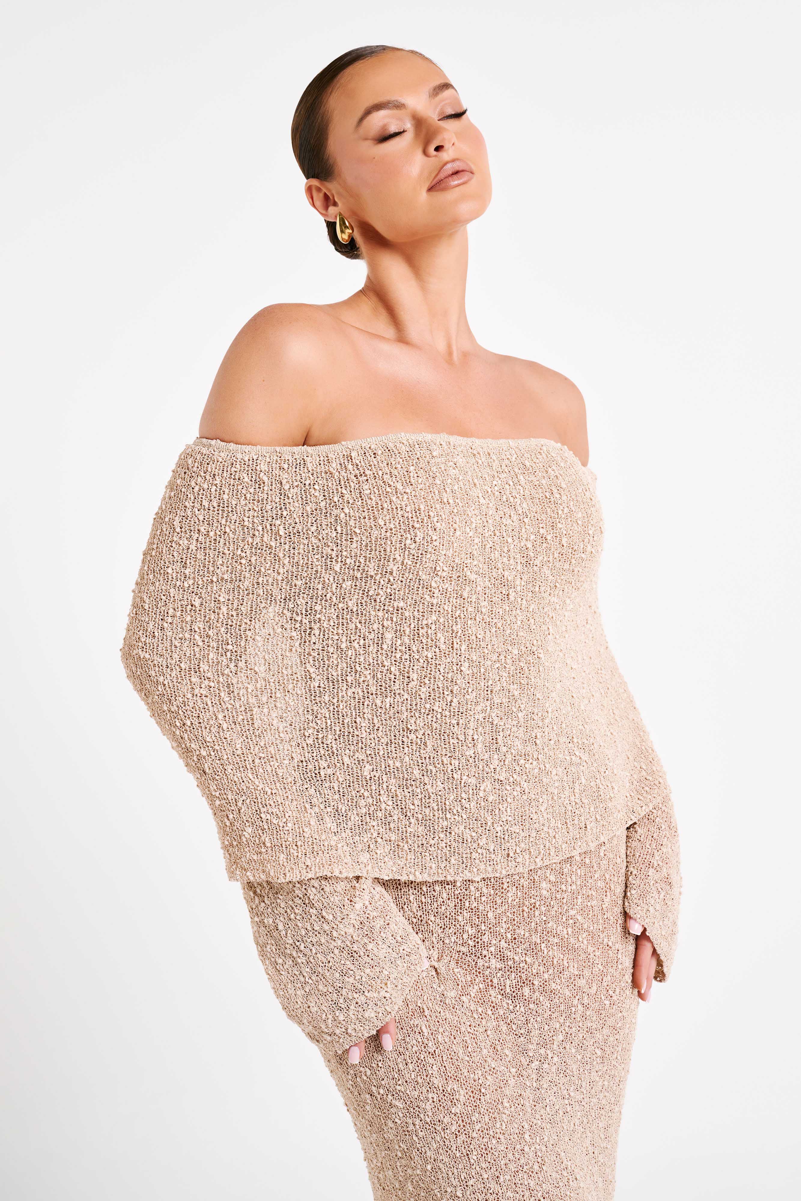 Klaudia | Sukienka maxi bouclé z dekoltem off-shoulder