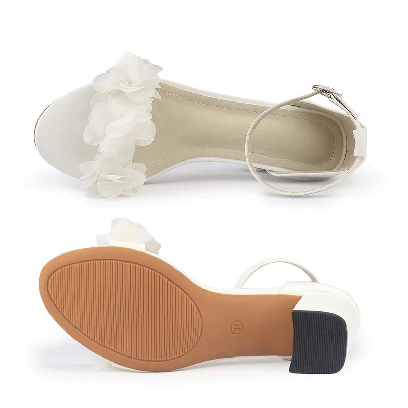 Eleganckie sandały na obcasie z kwiatami stylowe letnie buty