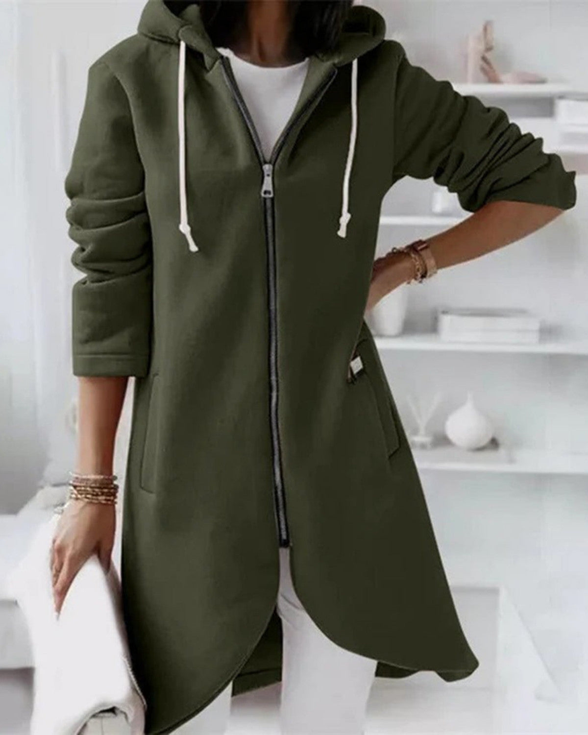 Długa Bluza Damska z Kapturem na Zamek – Styl i Komfort na Co Dzień