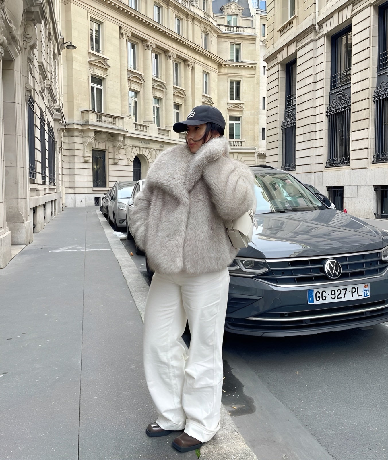 Krótka Kurtka Damska Futrzasta typu Faux Fur