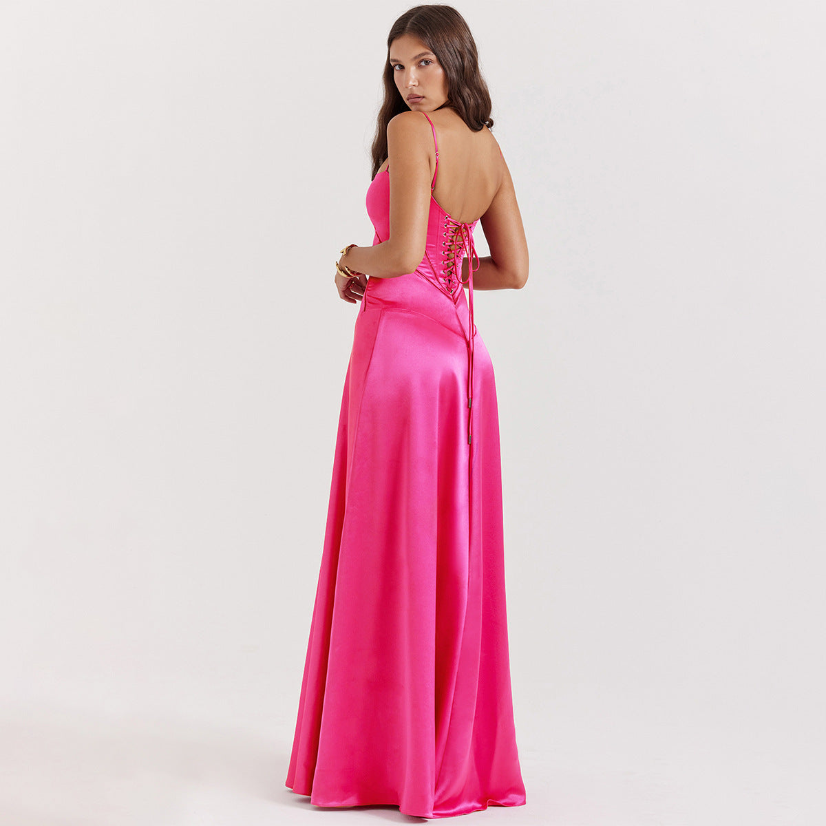 Satynowa Sukienka Maxi na Ramiączkach Elegancki Wieczorowy Styl