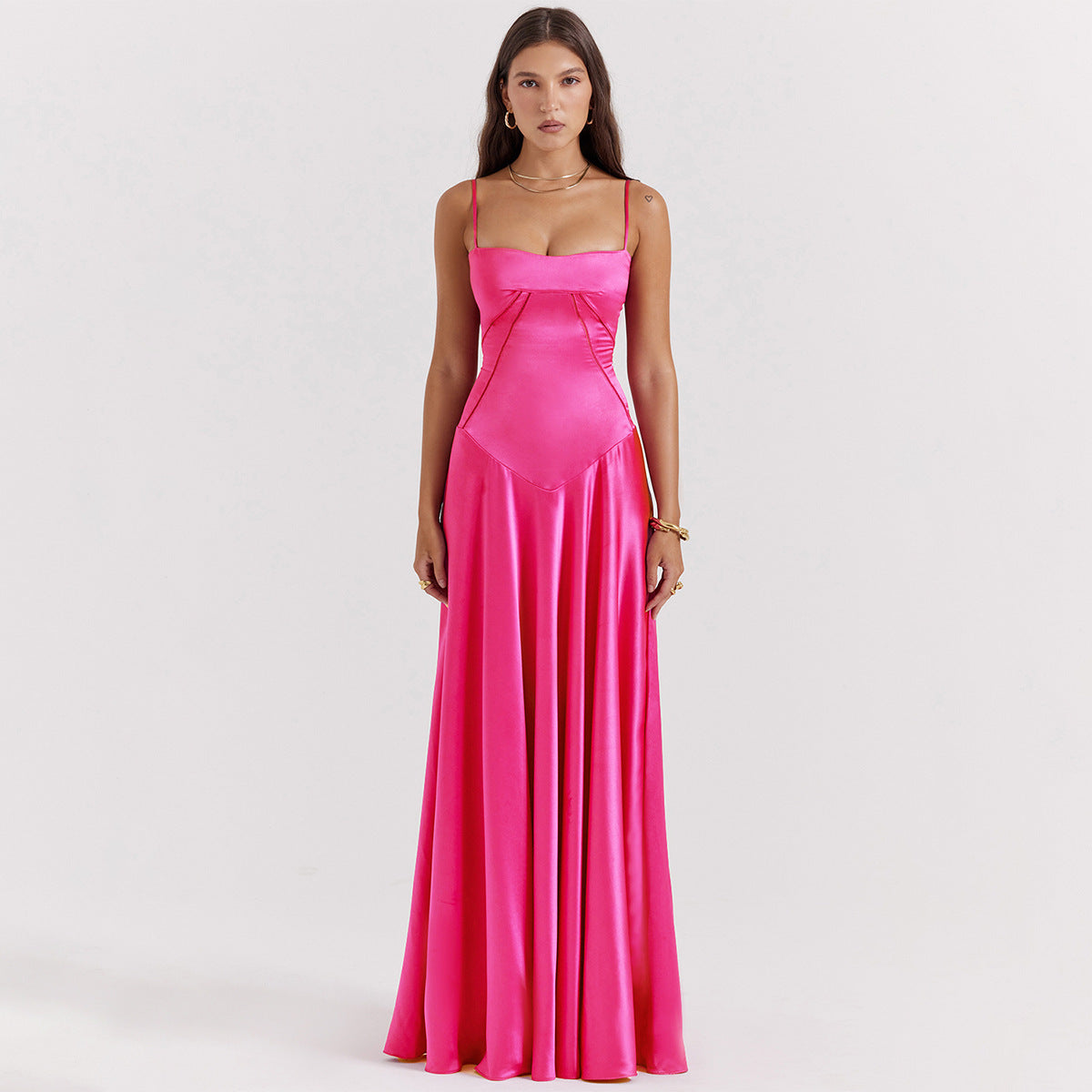 Satynowa Sukienka Maxi na Ramiączkach Elegancki Wieczorowy Styl