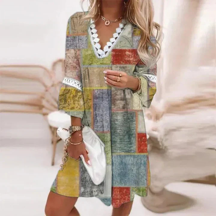 Isaline | Krótka sukienka boho w stylu z haftami i dekoltem w serek