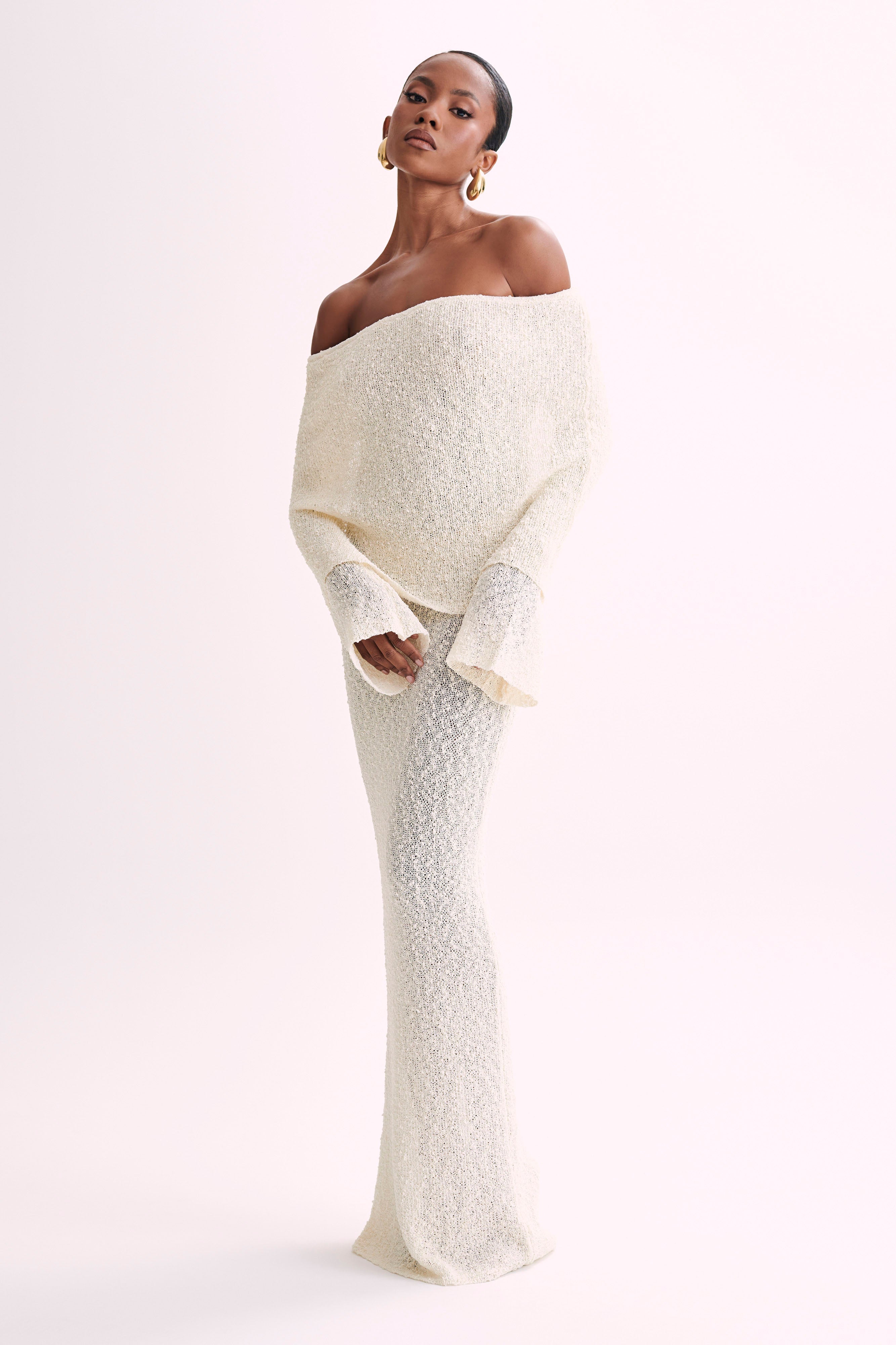 Klaudia | Sukienka maxi bouclé z dekoltem off-shoulder