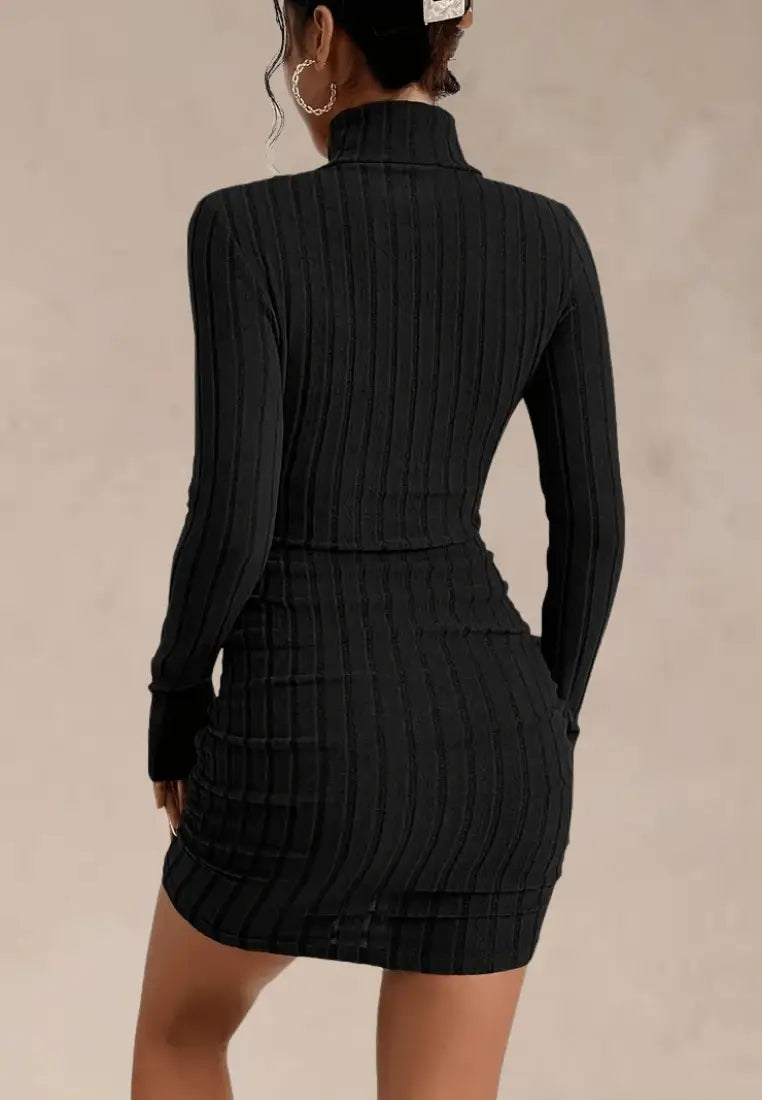 Sukienka damska dopasowana golf mini elegancka prążkowana