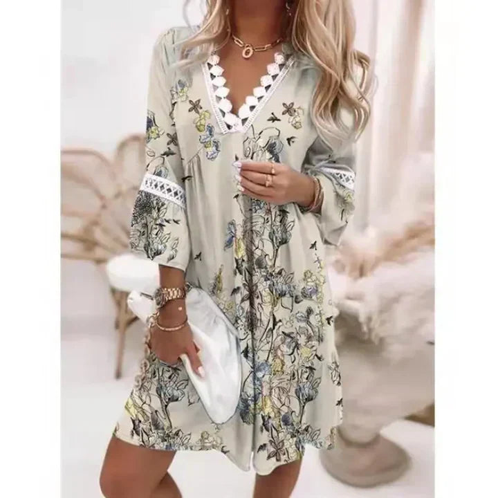Isaline | Krótka sukienka boho w stylu z haftami i dekoltem w serek