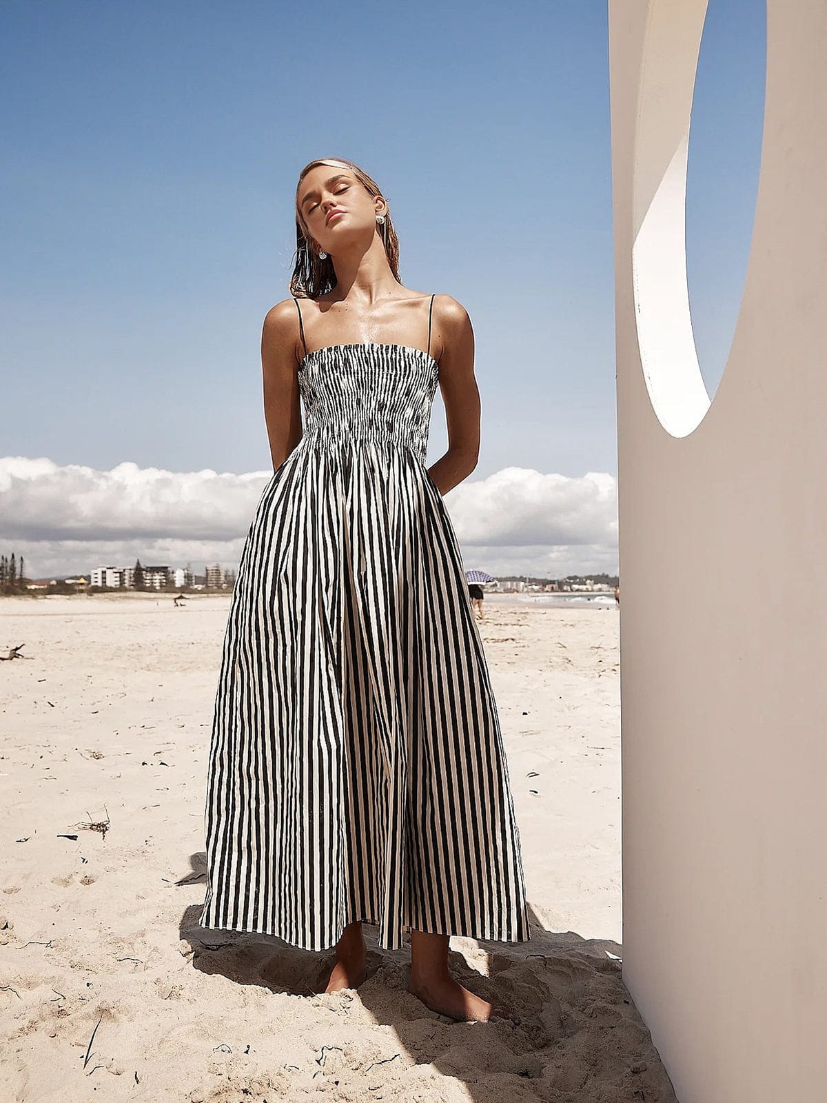 Seloria | Letnia sukienka maxi w paski z lekkiego materiału