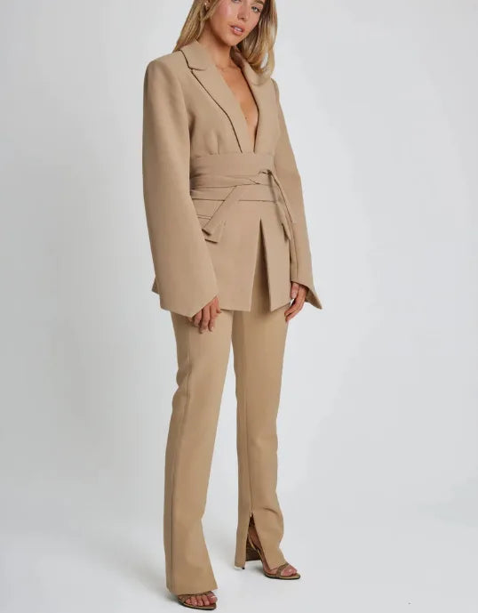 Damska Marynarka Oversize z Paskiem – Elegancki Blezer