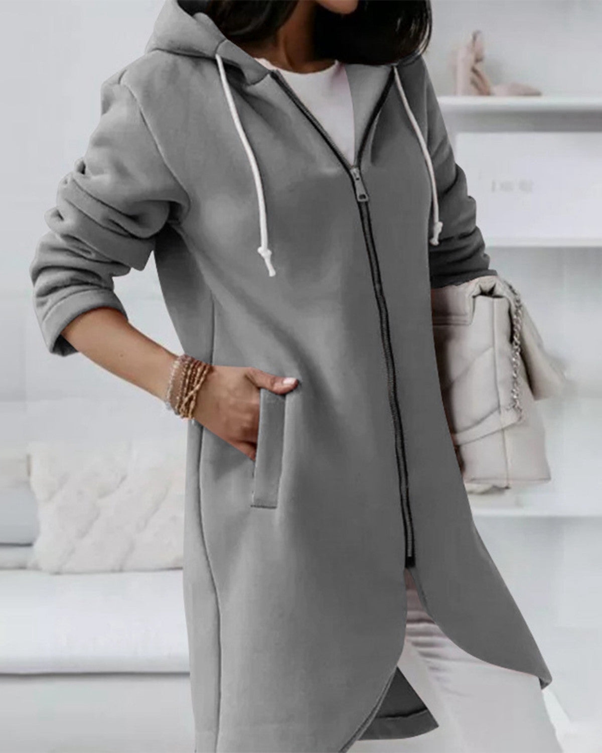 Długa Bluza Damska z Kapturem na Zamek – Styl i Komfort na Co Dzień