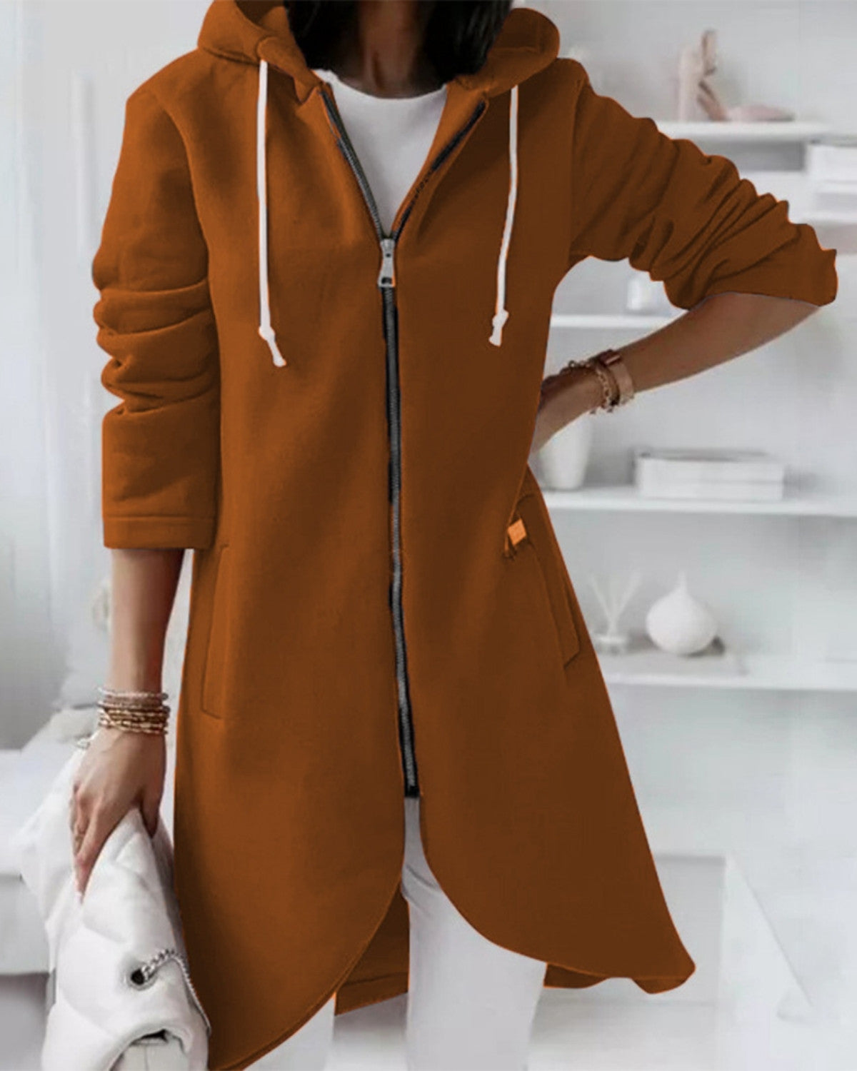 Długa Bluza Damska z Kapturem na Zamek – Styl i Komfort na Co Dzień