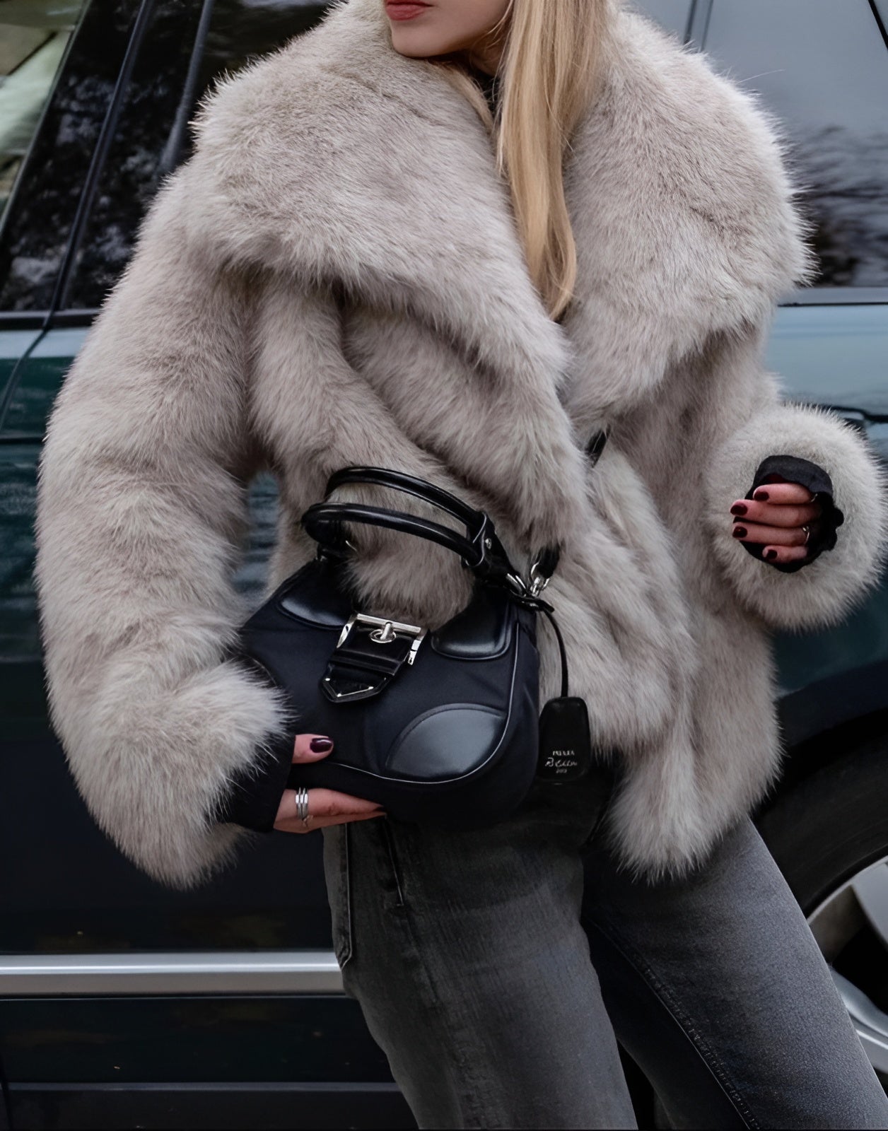 Krótka Kurtka Damska Futrzasta typu Faux Fur