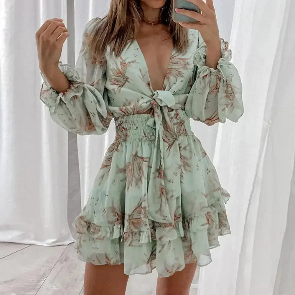 Sukienka mini boho zwiewna z falbanami elegancka stylowa